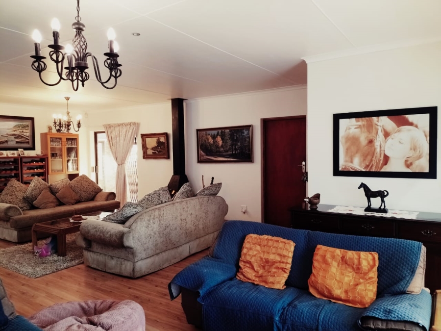 4 Bedroom Property for Sale in Fraaiuitsig Western Cape